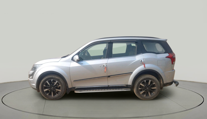 2019 Mahindra XUV500 W11 AT, Diesel, Automatic, 1,07,557 km, exterior