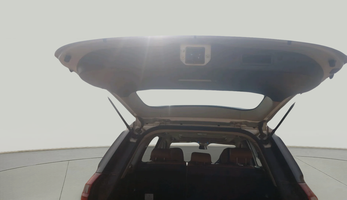 2019 Mahindra XUV500 W11 AT, Diesel, Automatic, 1,07,557 km, exterior