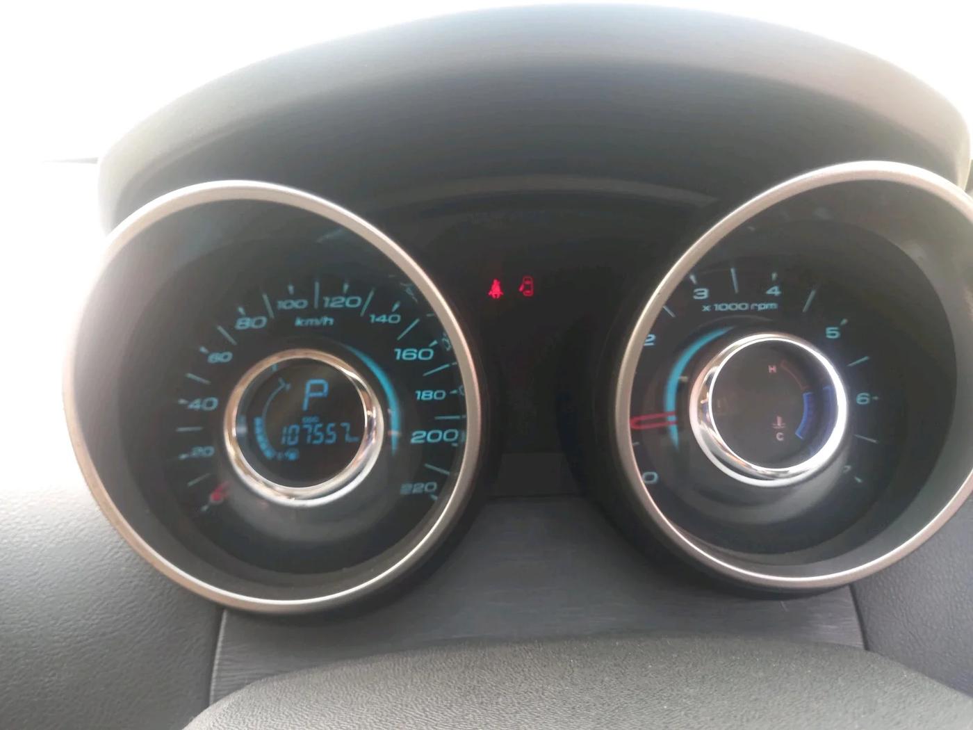 2019 Mahindra XUV500 W11 AT, Diesel, Automatic, 1,07,557 km, interior