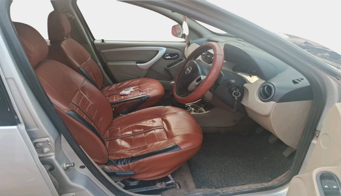 2014 Nissan Terrano XL (D), Diesel, Manual, 1,05,928 km, interior