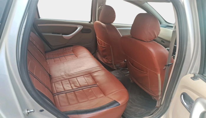 2014 Nissan Terrano XL (D), Diesel, Manual, 1,05,928 km, interior