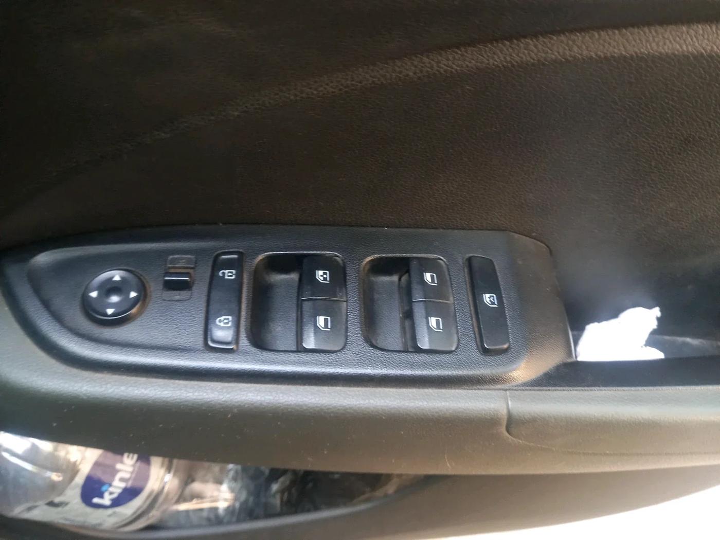 2020 Hyundai VENUE S 1.4 CRDI, Diesel, Manual, 1,04,440 km, interior