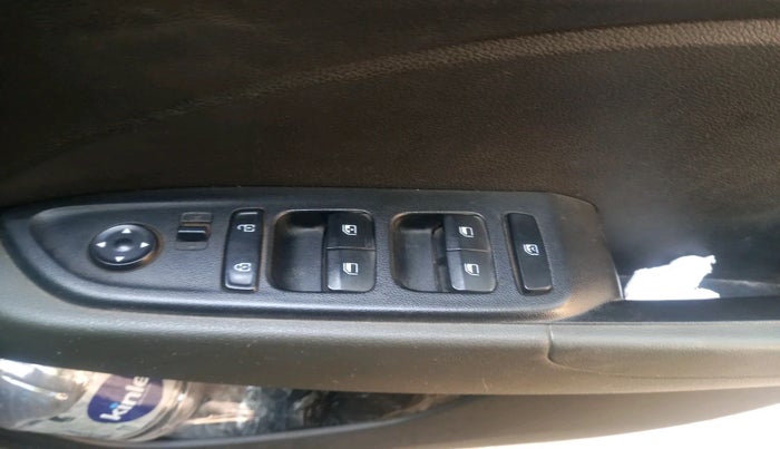 2020 Hyundai VENUE S 1.4 CRDI, Diesel, Manual, 1,04,440 km, interior