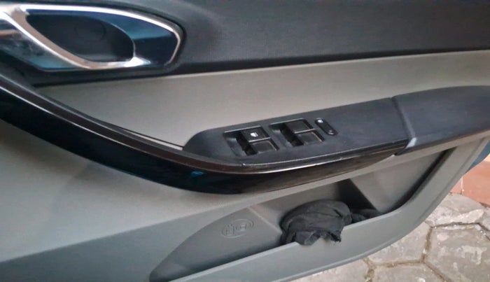 2019 Tata Tiago XZ PLUS DUAL TONE PETROL, Petrol, Manual, 41,975 km, interior