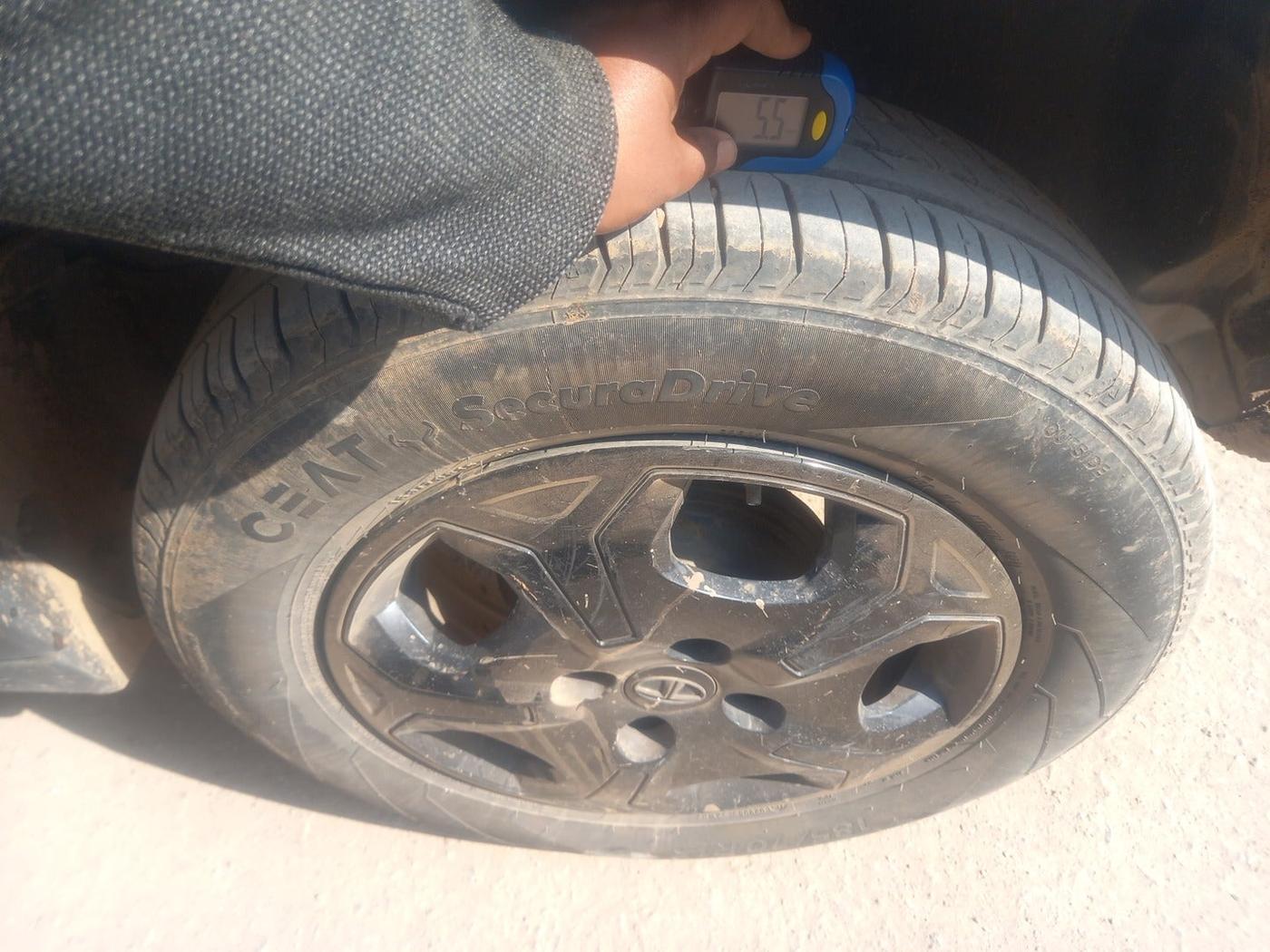 2021 Tata PUNCH ACCOMPLISHED MT, Petrol, Manual, 44,144 km, tyre