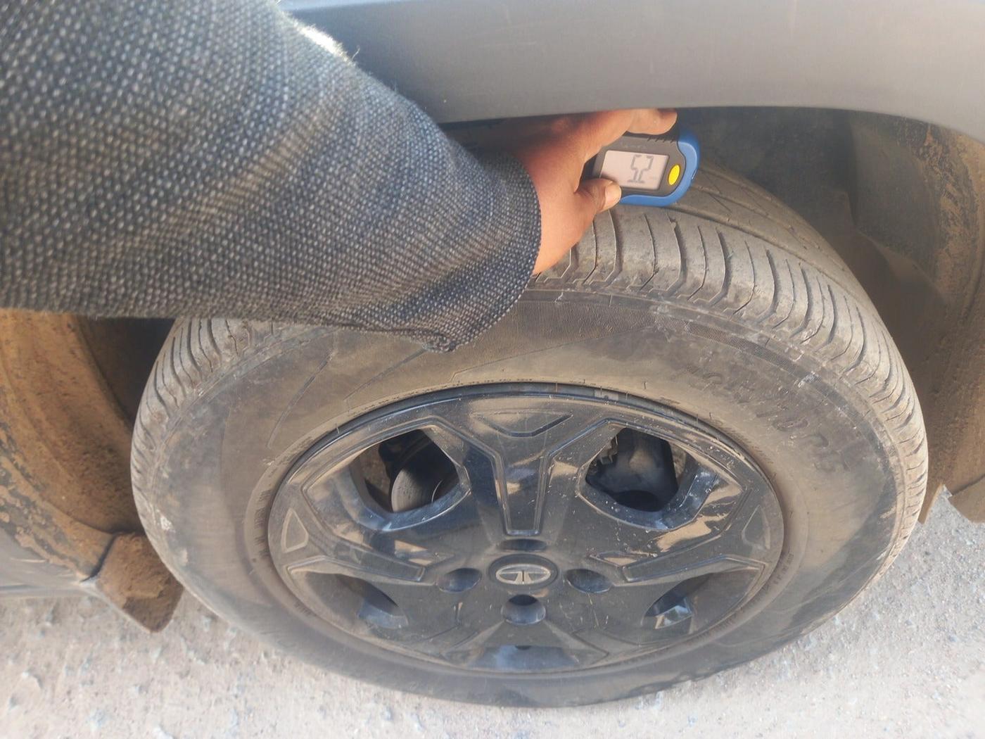 2021 Tata PUNCH ACCOMPLISHED MT, Petrol, Manual, 44,144 km, tyre