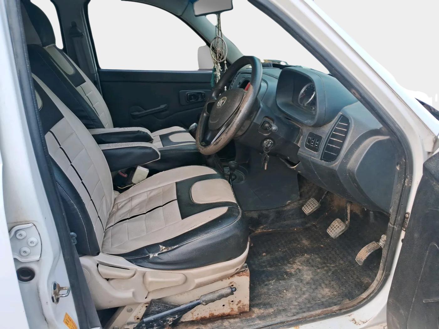 2022 Tata Xenon XT YODHA CREW CAB 3.0 DICOR, Diesel, Manual, 23,688 km, interior