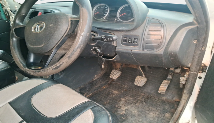 2022 Tata Xenon XT YODHA CREW CAB 3.0 DICOR, Diesel, Manual, 23,688 km, interior