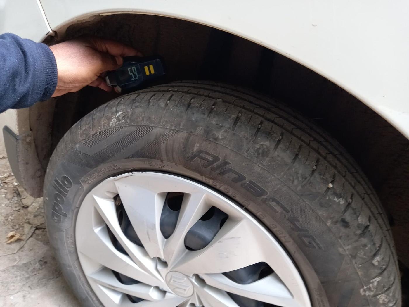 2023 Maruti Baleno DELTA CNG 1.2L, Petrol, Manual, 29,696 km, tyre