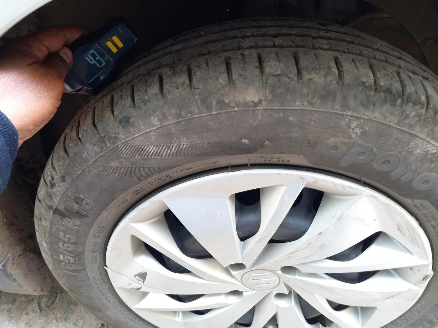 2023 Maruti Baleno DELTA CNG 1.2L, Petrol, Manual, 29,696 km, tyre