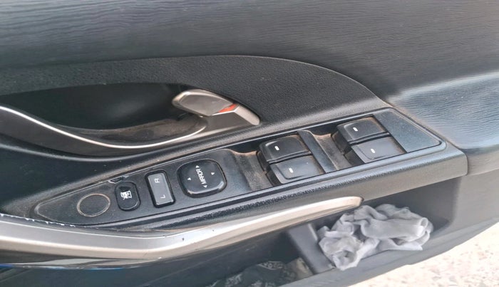 2020 Mahindra XUV500 W7, Diesel, Manual, 92,174 km, interior