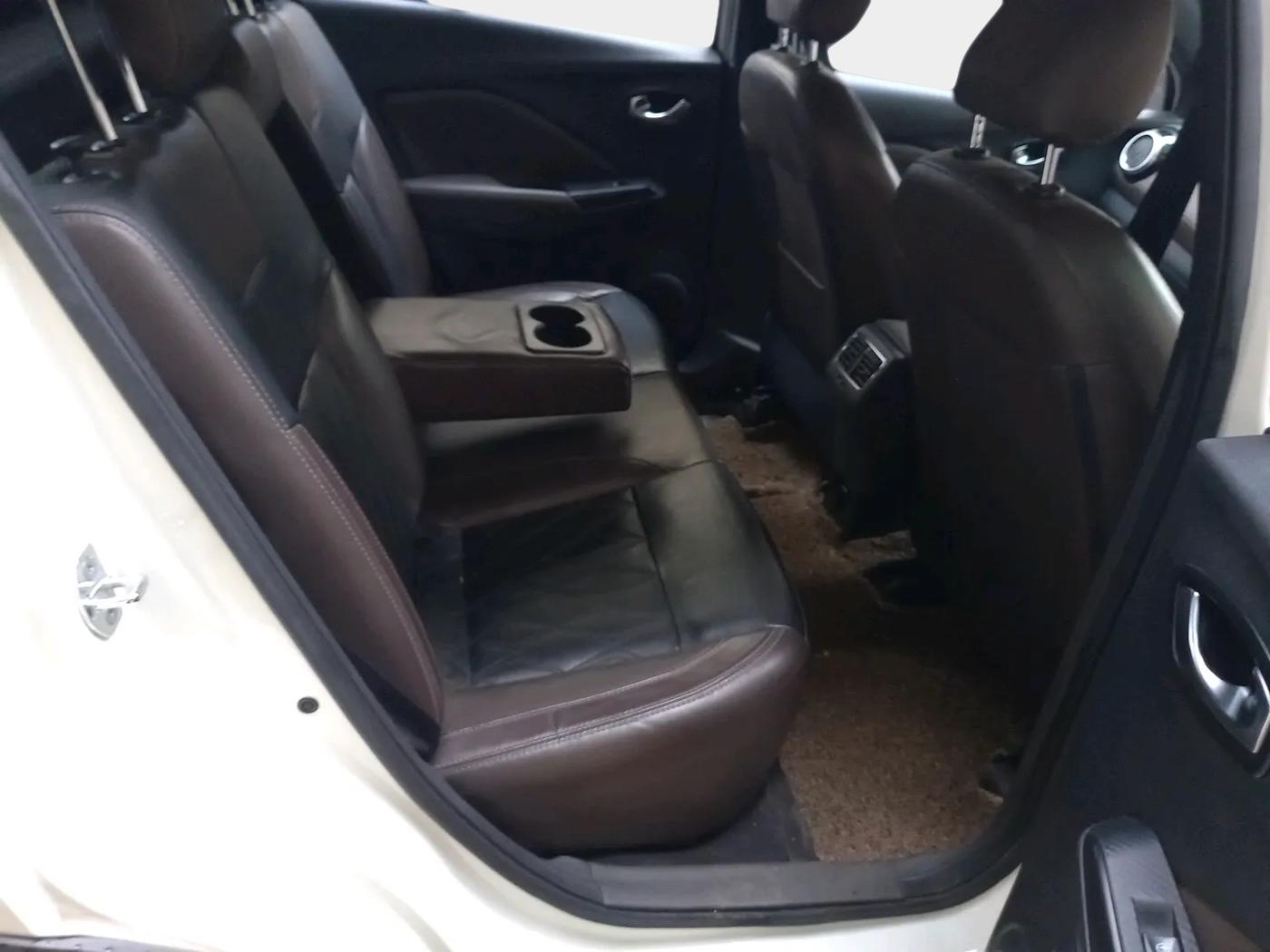 2019 Nissan Kicks XV PREMIUM O DUAL TONE DIESEL, Diesel, Manual, 28,000 km, interior