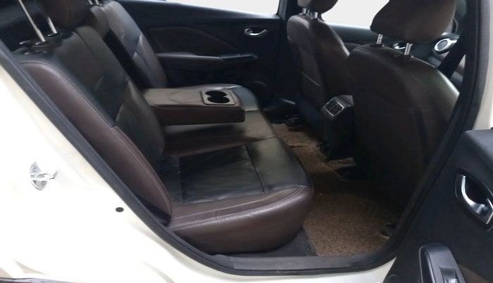 2019 Nissan Kicks XV PREMIUM O DUAL TONE DIESEL, Diesel, Manual, 27,757 km, interior