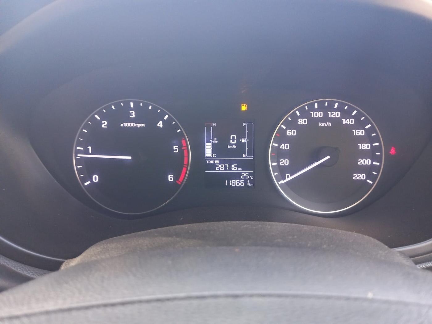 2017 Hyundai Elite i20 ASTA 1.4 CRDI DUAL TONE, Diesel, Manual, 1,18,661 km, interior
