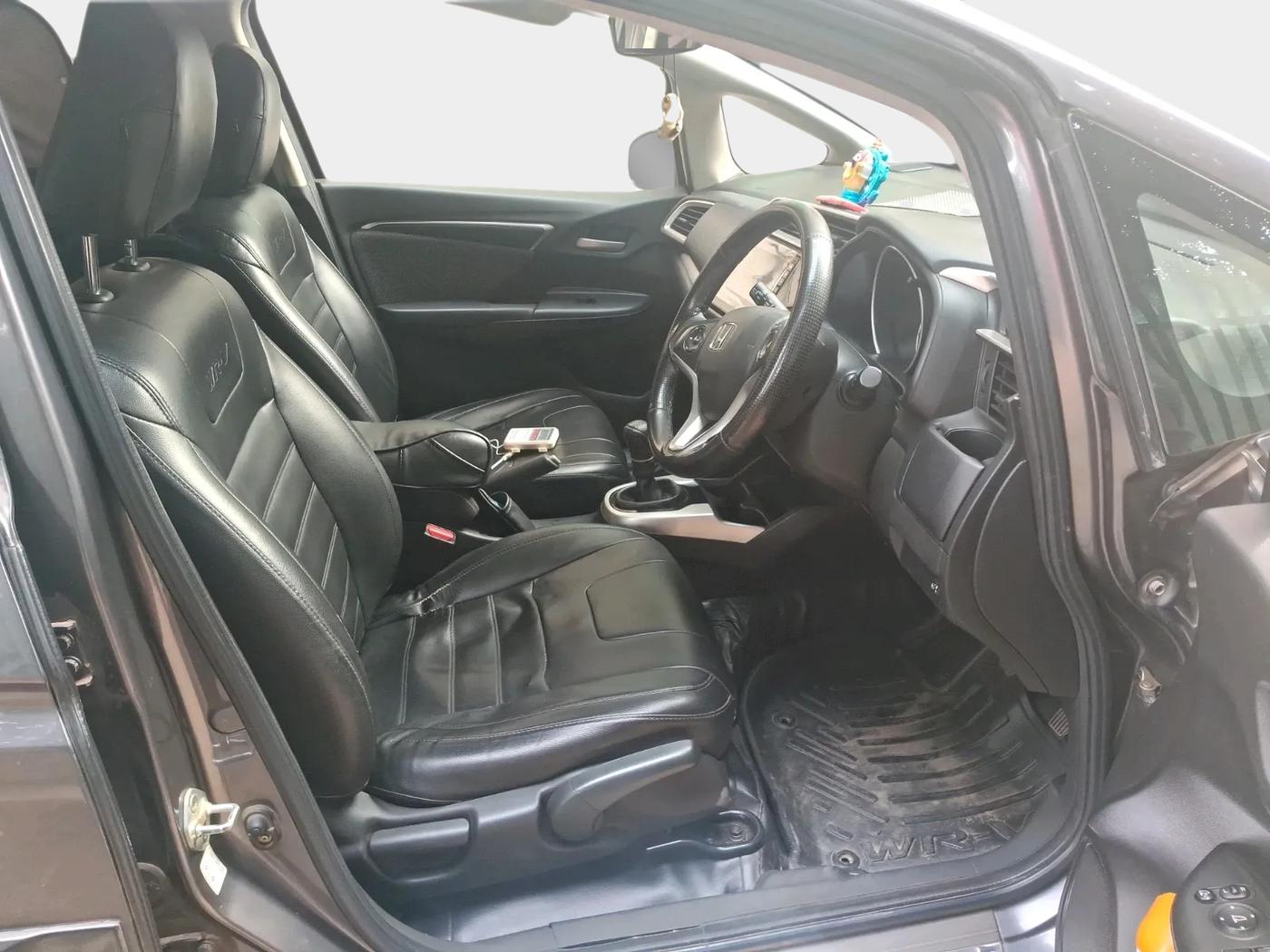 2017 Honda WR-V 1.5L I-DTEC VX MT, Diesel, Manual, 81,762 km, interior