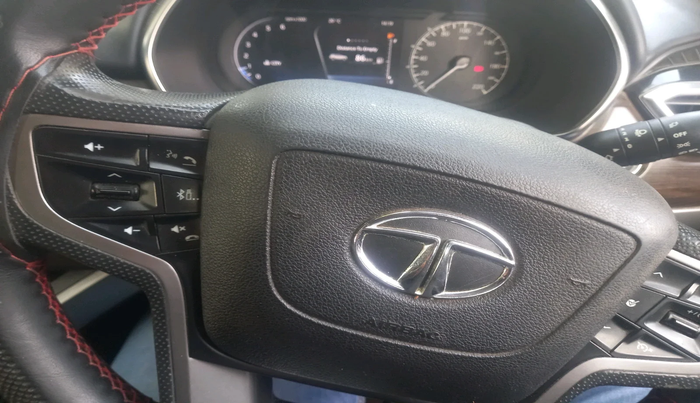2019 Tata Harrier XZ 2.0L, Diesel, Manual, 1,27,596 km, interior