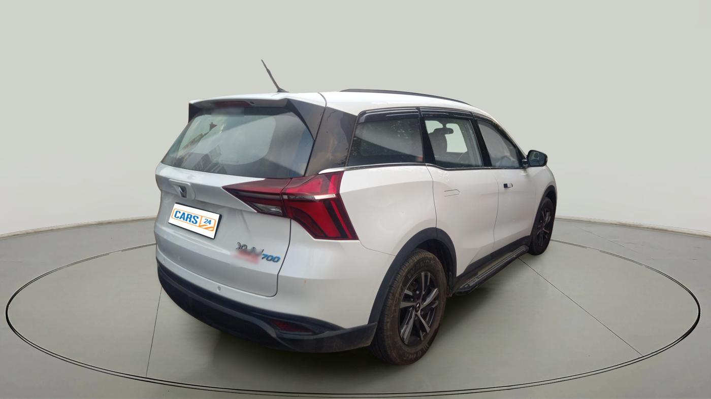 2024 Mahindra XUV700 MX D MT 5 STR, Diesel, Manual, 29,772 km, exterior