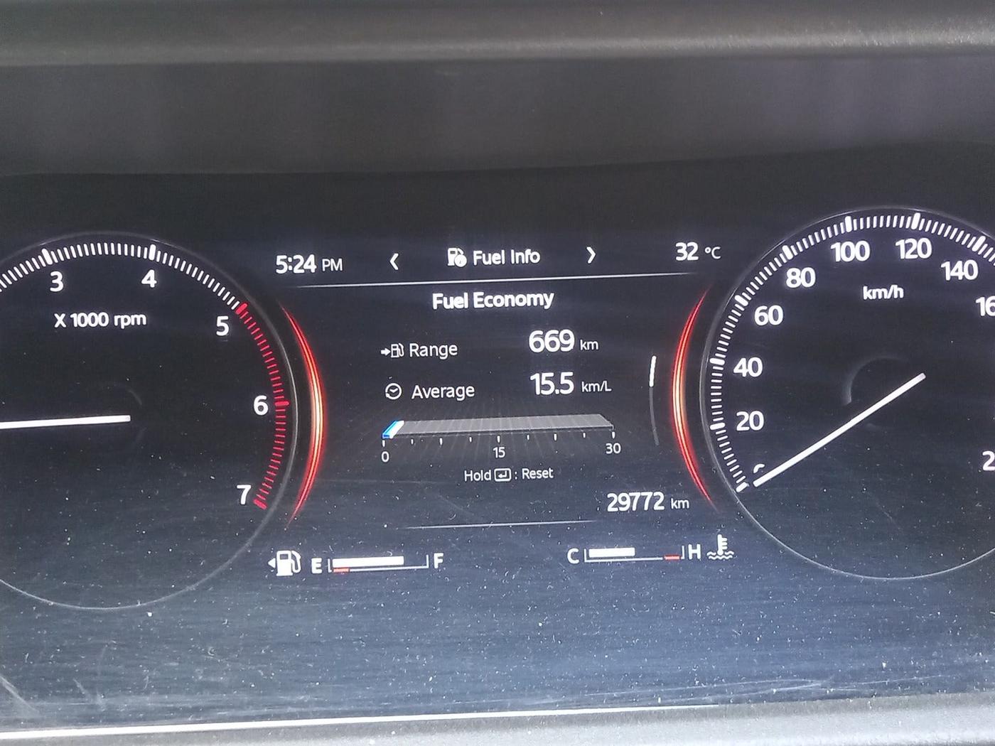 2024 Mahindra XUV700 MX D MT 5 STR, Diesel, Manual, 29,772 km, interior