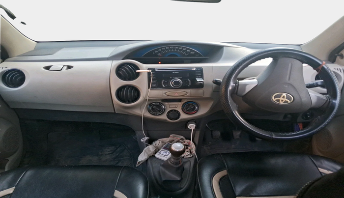 2014 Toyota Etios Liva GD, Diesel, Manual, 1,63,900 km, interior