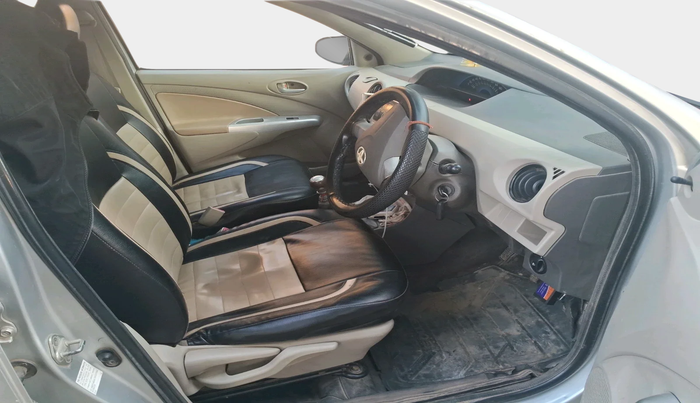 2014 Toyota Etios Liva GD, Diesel, Manual, 1,63,900 km, interior