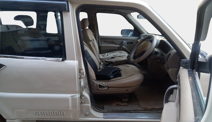 2012 Mahindra Scorpio SLE, Diesel, Manual, 1,30,955 km, interior