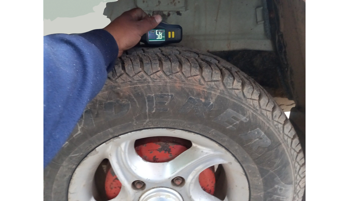 2012 Mahindra Scorpio SLE, Diesel, Manual, 1,30,955 km, tyre