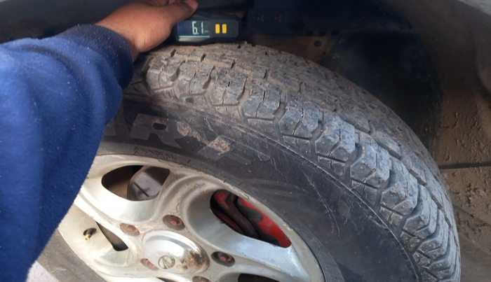 2012 Mahindra Scorpio SLE, Diesel, Manual, 1,30,955 km, tyre