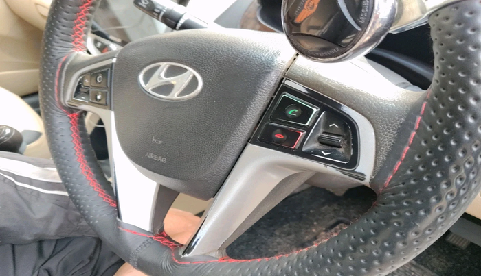 2011 Hyundai Verna FLUIDIC 1.6 CRDI SX, Diesel, Manual, 1,21,000 km, interior