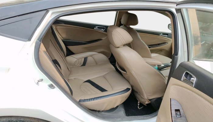 2011 Hyundai Verna FLUIDIC 1.6 CRDI SX, Diesel, Manual, 1,21,000 km, interior