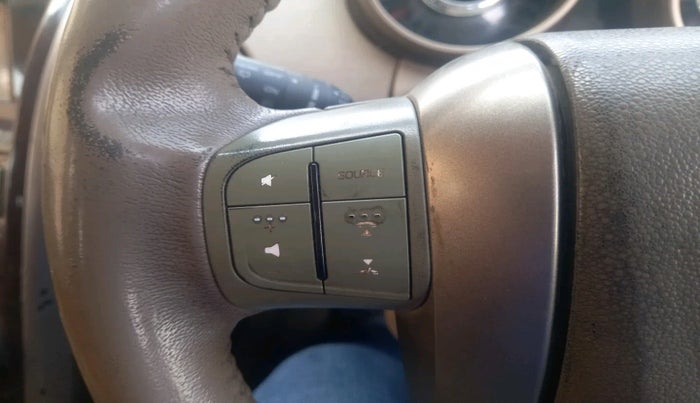 2012 Mahindra XUV500 W6, Diesel, Manual, 1,22,222 km, interior