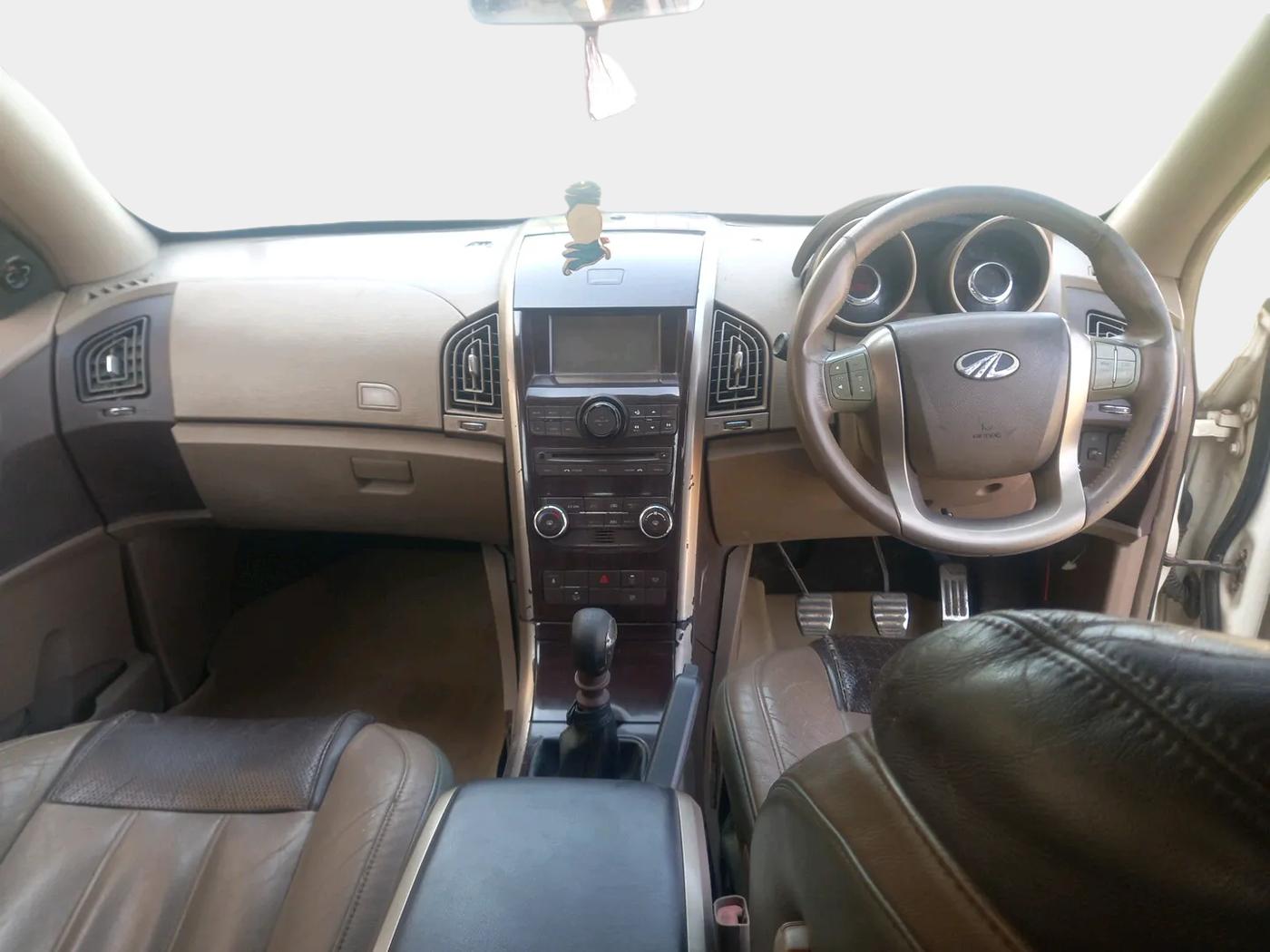 2012 Mahindra XUV500 W6, Diesel, Manual, 1,22,222 km, interior