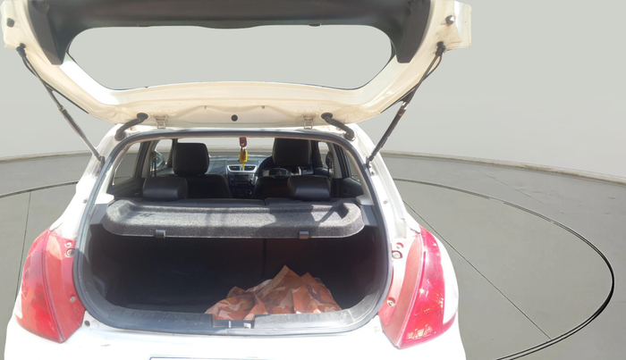 2015 Maruti Swift VXI, Petrol, Manual, 61,938 km, exterior
