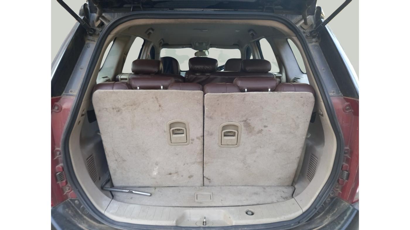 2017 Mahindra XUV500 W4, Diesel, Manual, 2,96,407 km, exterior