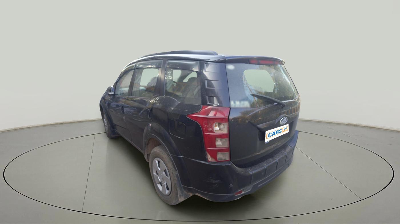 2017 Mahindra XUV500 W4, Diesel, Manual, 2,96,407 km, exterior
