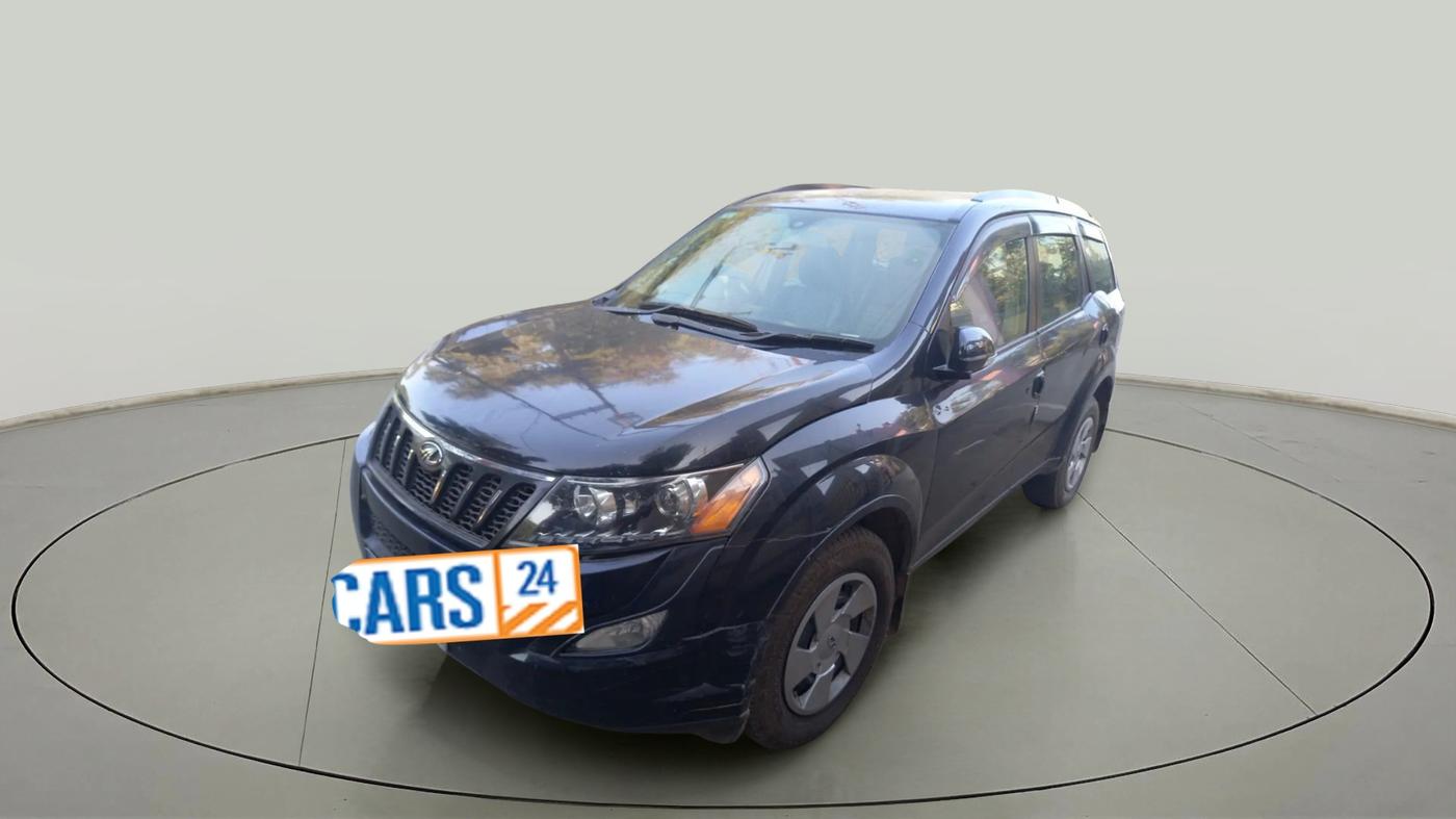 2017 Mahindra XUV500 W4, Diesel, Manual, 2,96,407 km, exterior