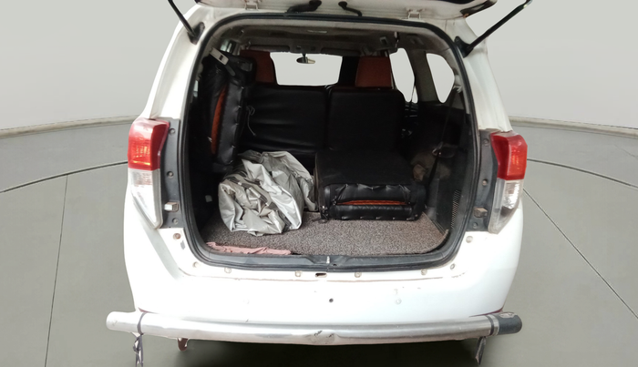 2018 Toyota Innova Crysta 2.4 GX 8 STR, Diesel, Manual, 2,37,752 km, exterior