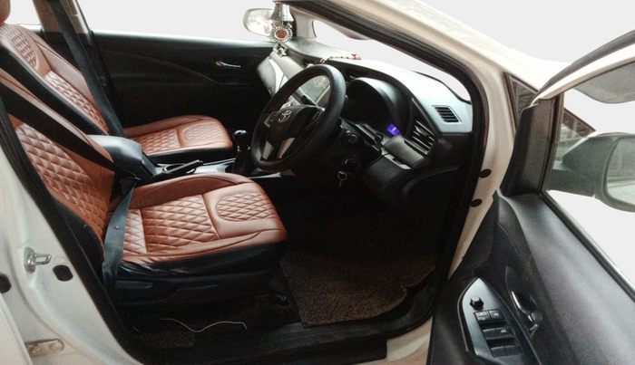 2018 Toyota Innova Crysta 2.4 GX 8 STR, Diesel, Manual, 2,37,752 km, interior