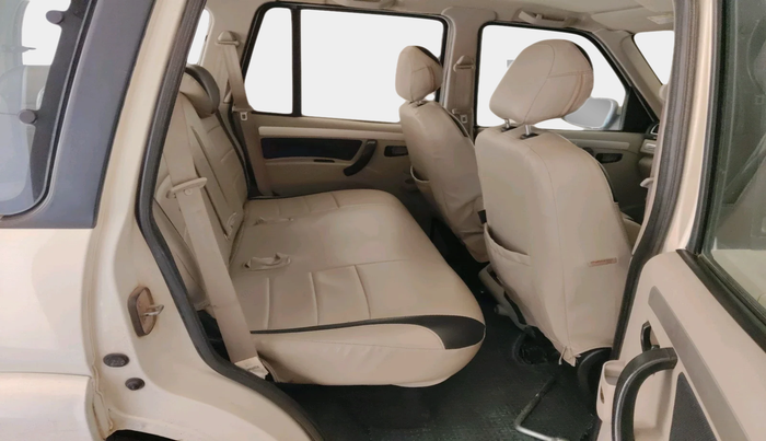 2020 Mahindra Scorpio S11 2WD, Diesel, Manual, 88,581 km, interior