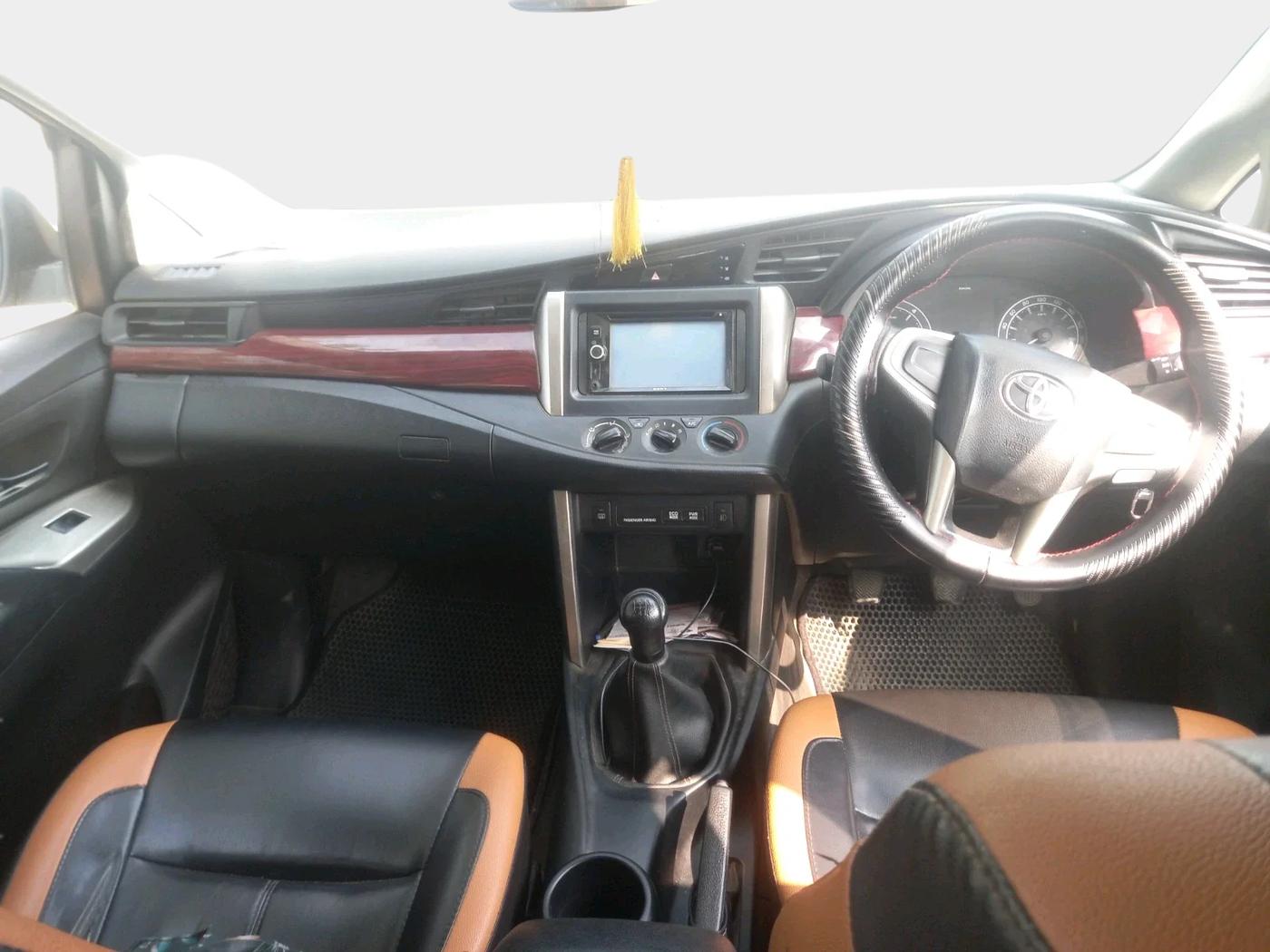 2018 Toyota Innova Crysta 2.4 G 8 STR, Diesel, Manual, 1,11,116 km, interior