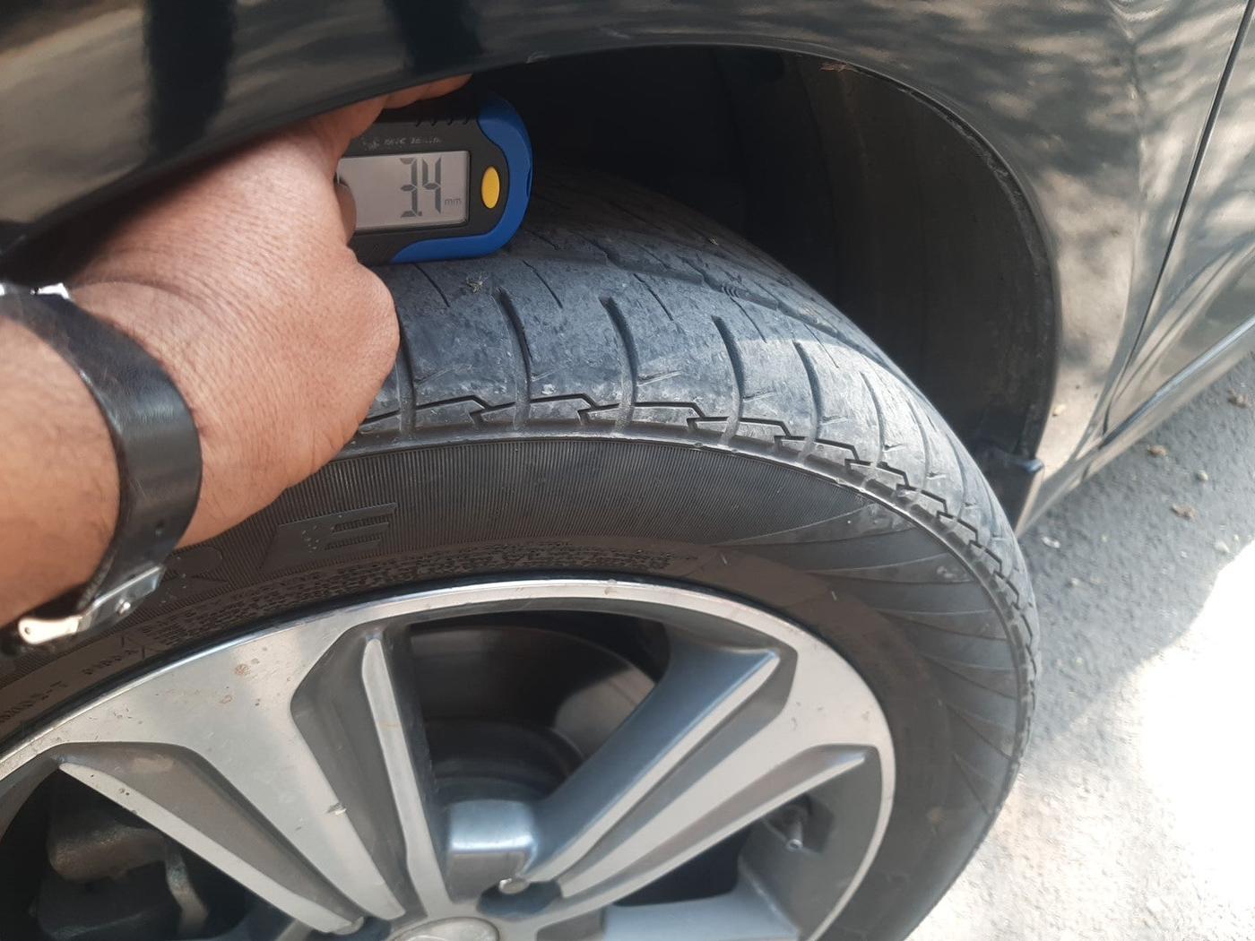 2019 Hyundai Verna 1.6 CRDI SX + AT, Diesel, Automatic, 1,45,484 km, tyre