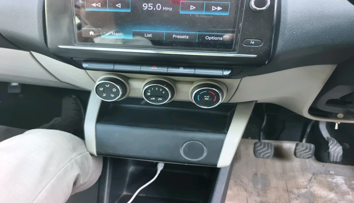 2022 Renault TRIBER RXT, Petrol, Manual, 1,55,132 km, interior