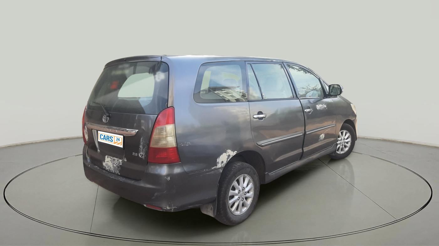 2013 Toyota Innova 2.5 VX 7 STR, Diesel, Manual, 4,01,471 km, exterior