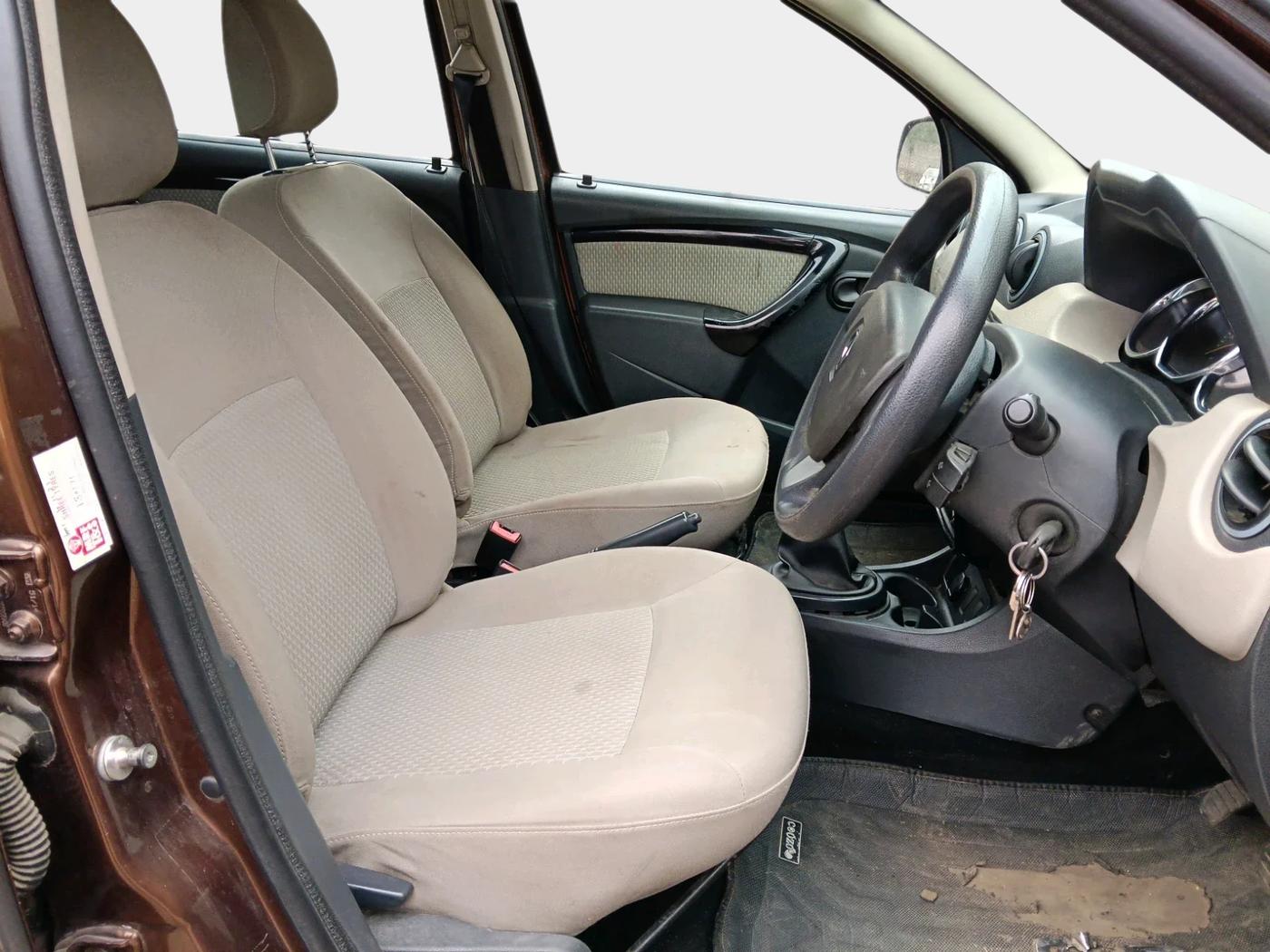 2015 Renault Duster 85 PS RXL DIESEL, Diesel, Manual, 1,44,819 km, interior