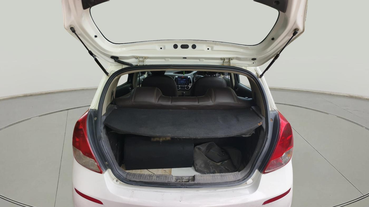 2012 Hyundai i20 MAGNA 1.4 CRDI, Diesel, Manual, 88,000 km, exterior