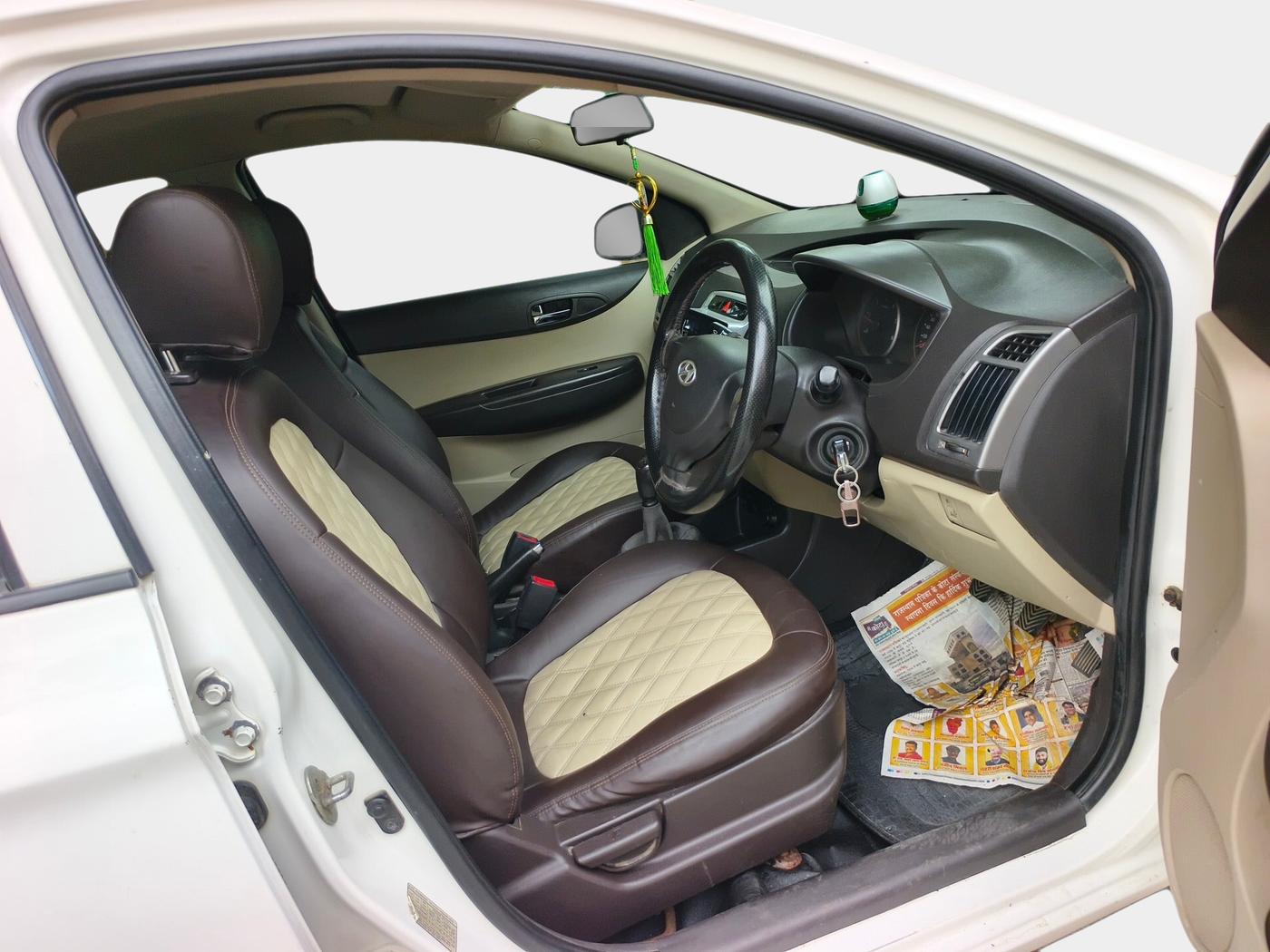 2012 Hyundai i20 MAGNA 1.4 CRDI, Diesel, Manual, 88,000 km, interior