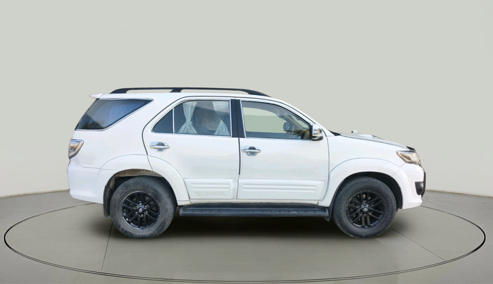 2014 Toyota Fortuner 3.0 4X4 MT, Diesel, Manual, 3,29,982 km, exterior