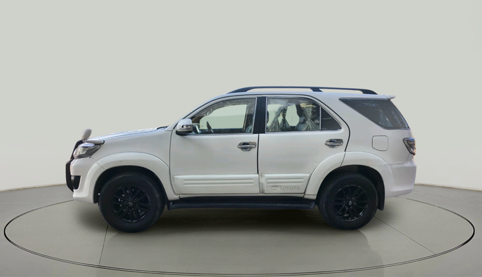 2014 Toyota Fortuner 3.0 4X4 MT, Diesel, Manual, 3,29,982 km, exterior