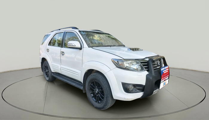 2014 Toyota Fortuner 3.0 4X4 MT, Diesel, Manual, 3,29,982 km, exterior