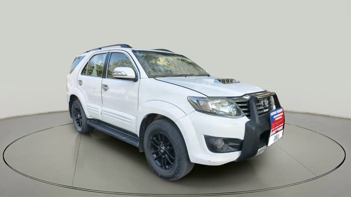2014 Toyota Fortuner 3.0 4X4 MT, Diesel, Manual, 3,29,982 km, exterior