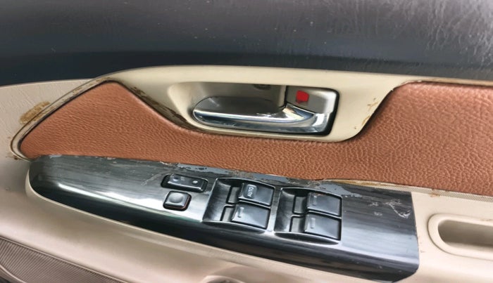 2014 Toyota Fortuner 3.0 4X4 MT, Diesel, Manual, 3,29,982 km, interior